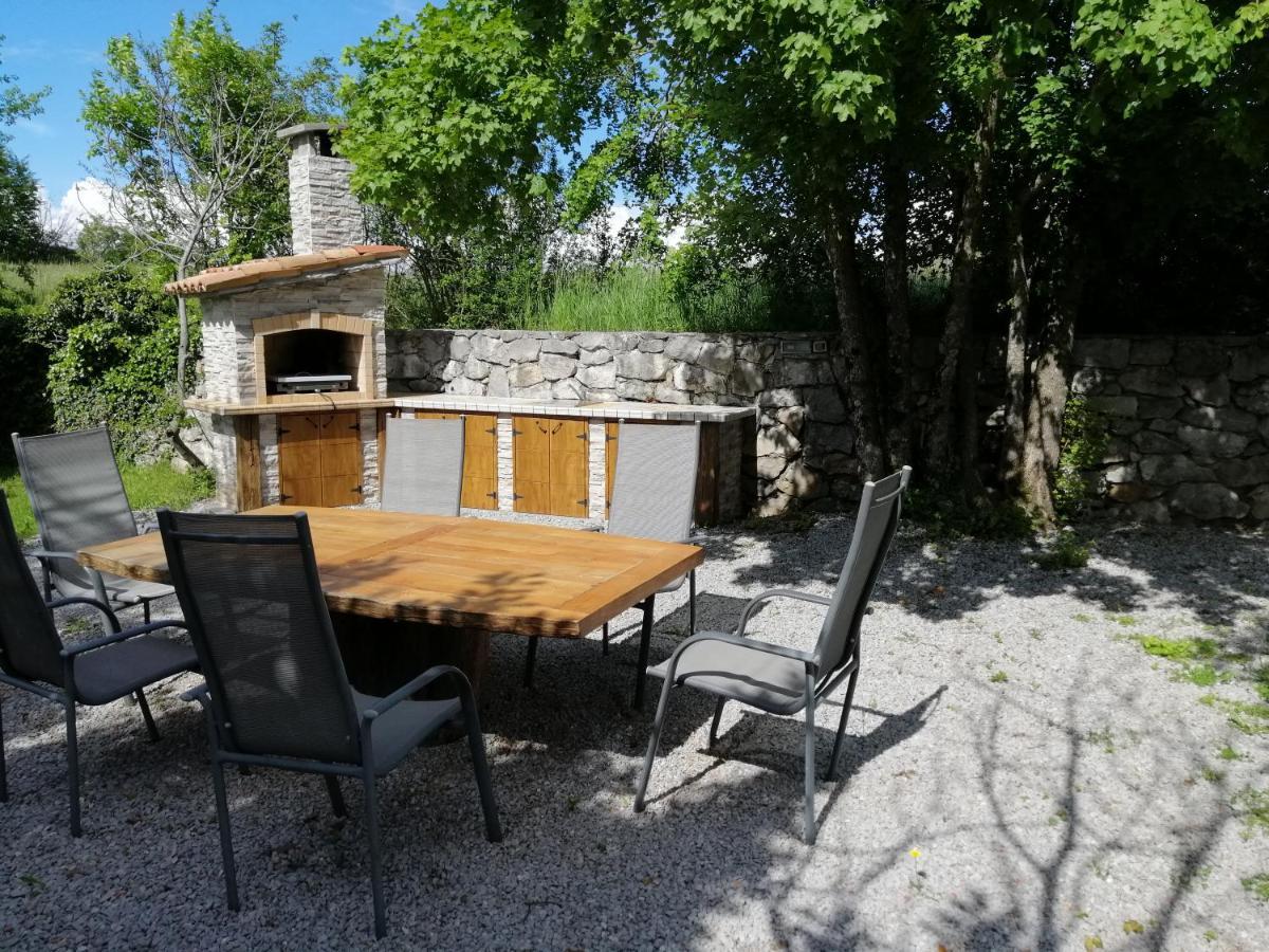 Apartma Louis * Dutovlje